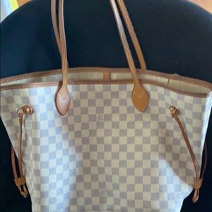 Louis Vuitton never full